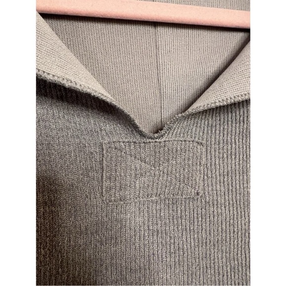 Urban Outfitters • Sweater - Picture 5 of 6